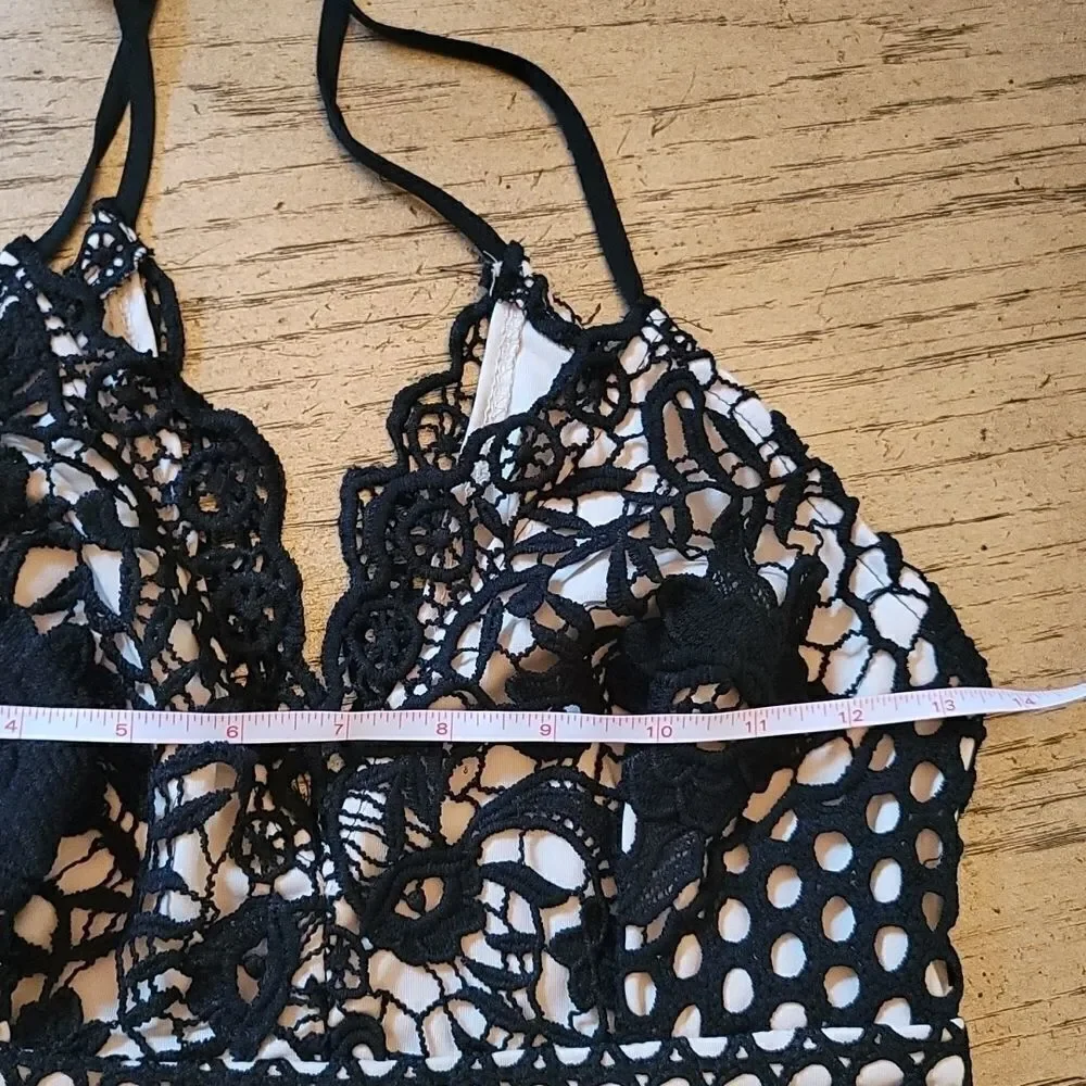 Black halter lace short jumpsuit size S Tea&Cup
